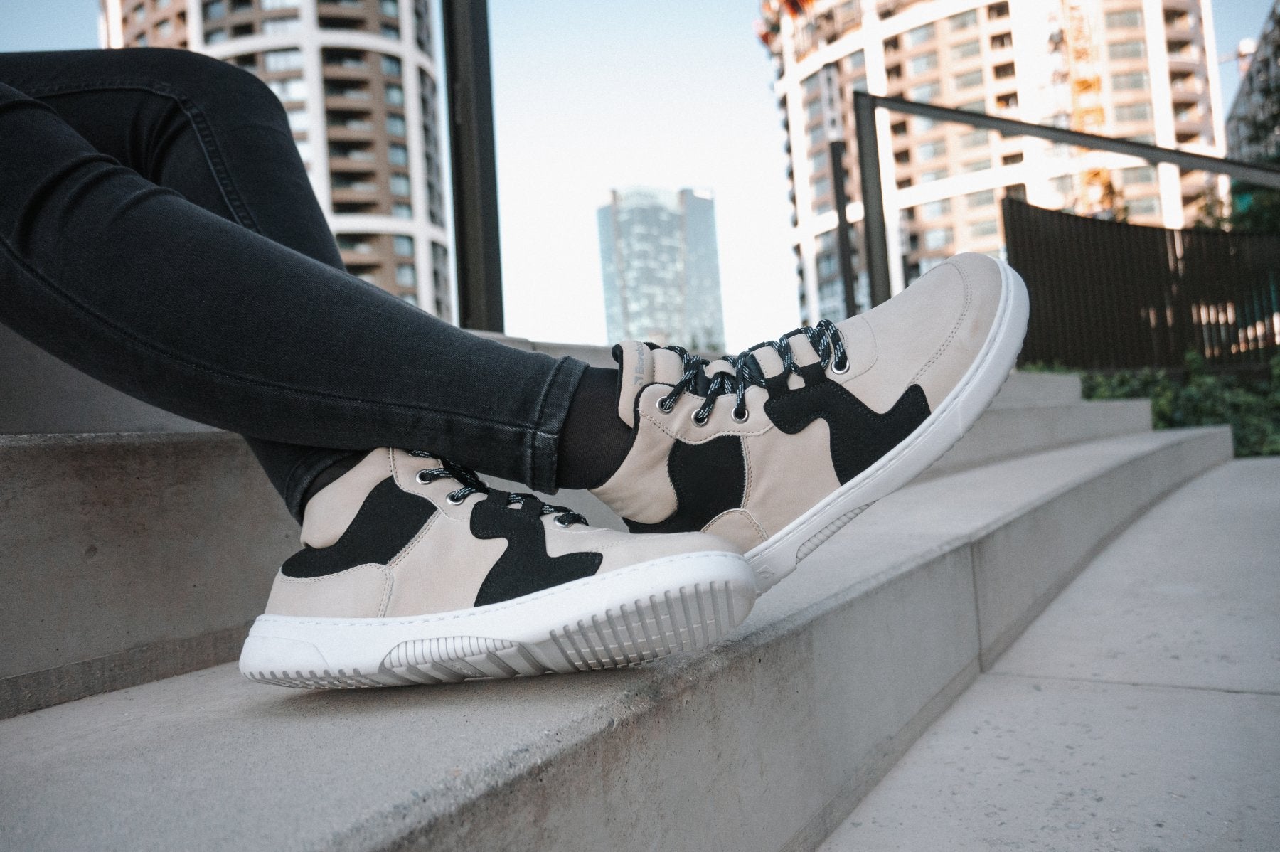 Barebarics Lynx Beige & White