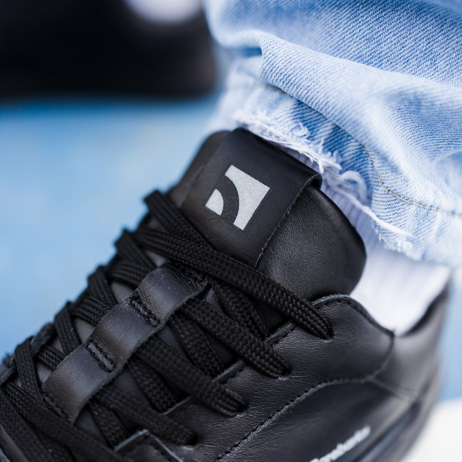 Barebarics Zing - All Black (Leather)