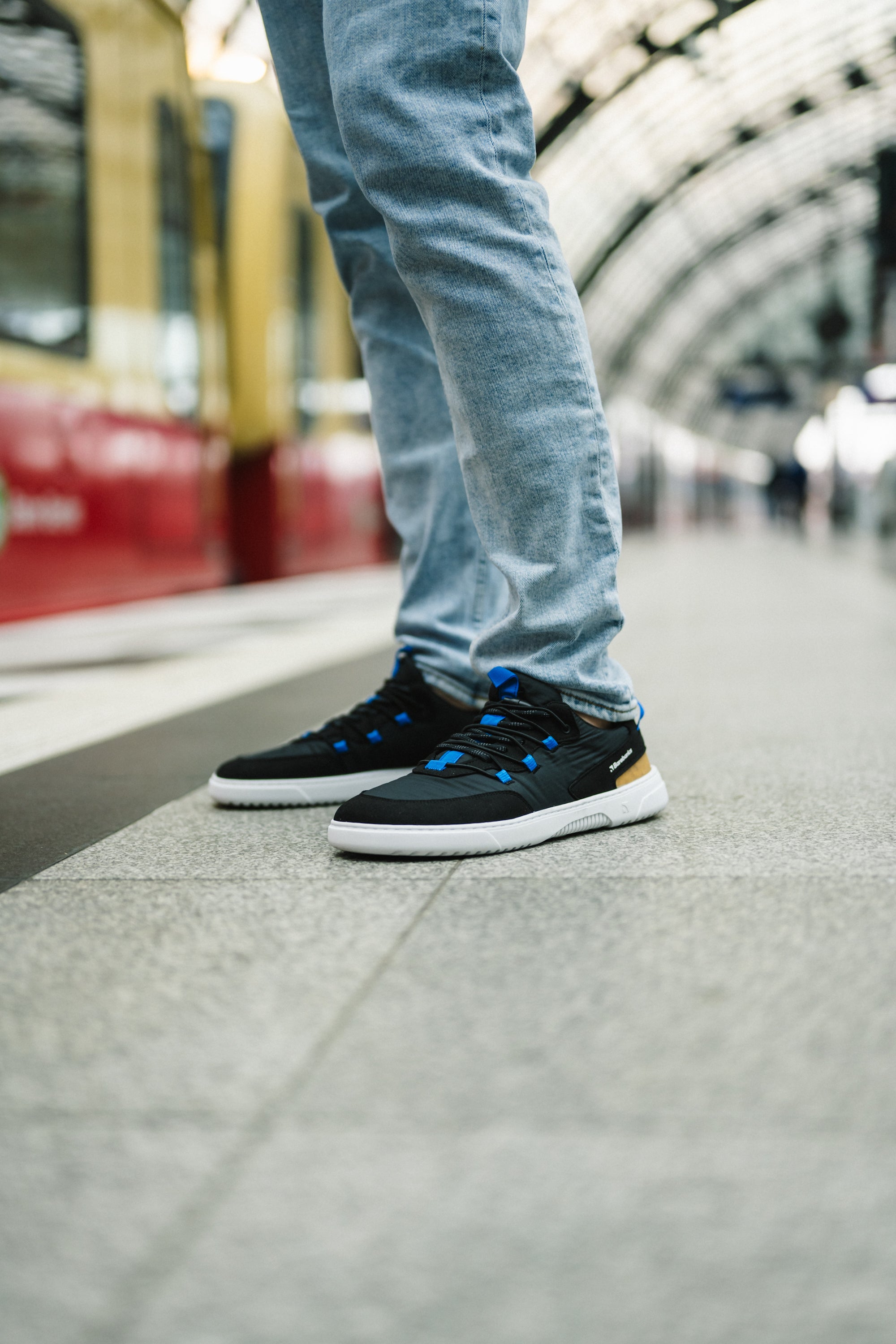 Barebarics Revive Black & White