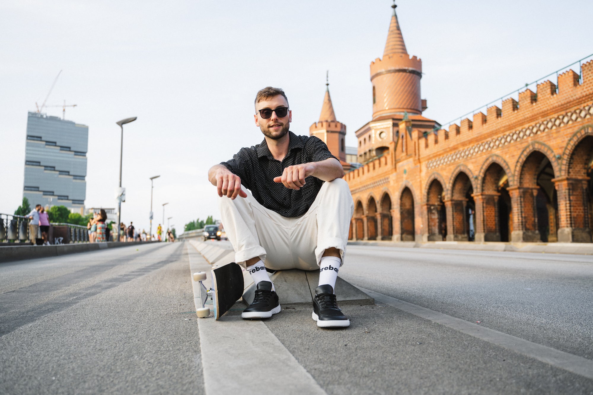 Barebarics Bravo Black & White