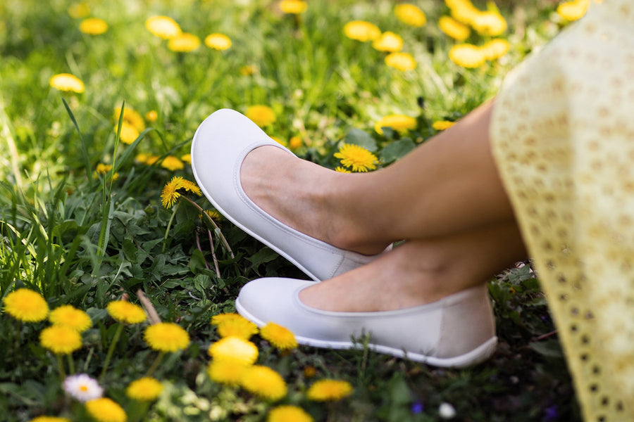 Be Lenka Sophie Chalk White