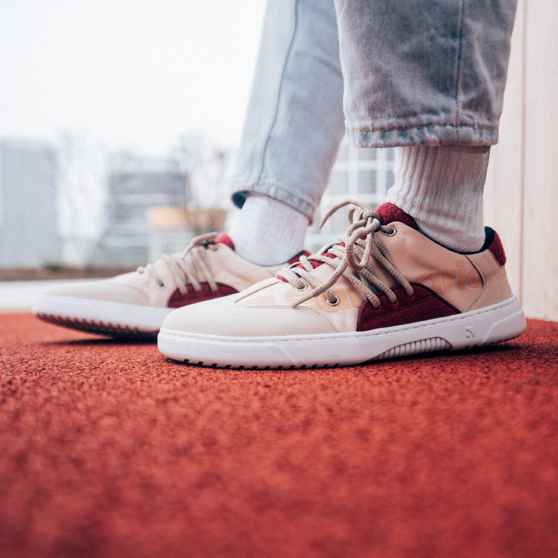 Barebarics Vibe Beige &amp; Red