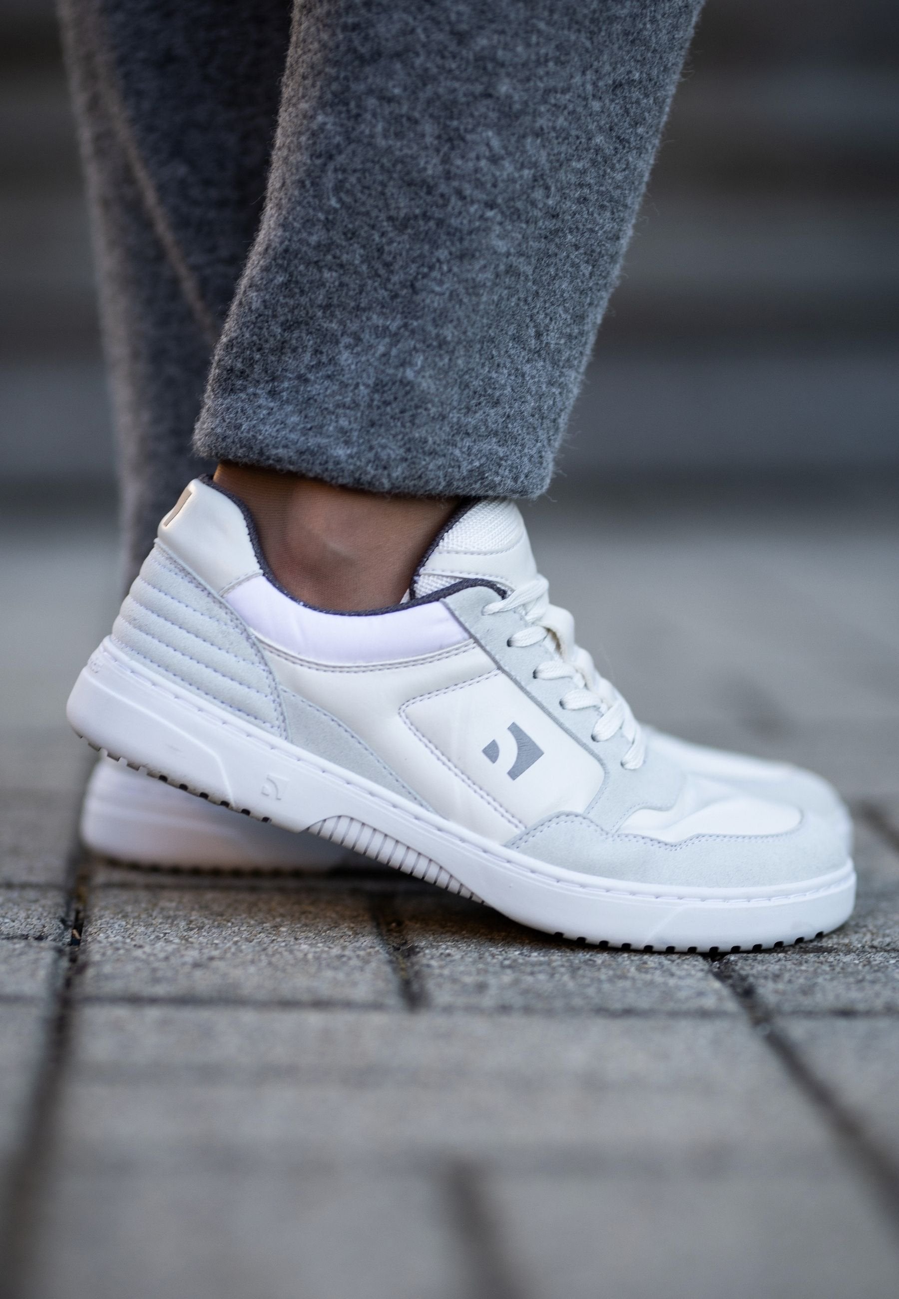 Barebarics Axiom White